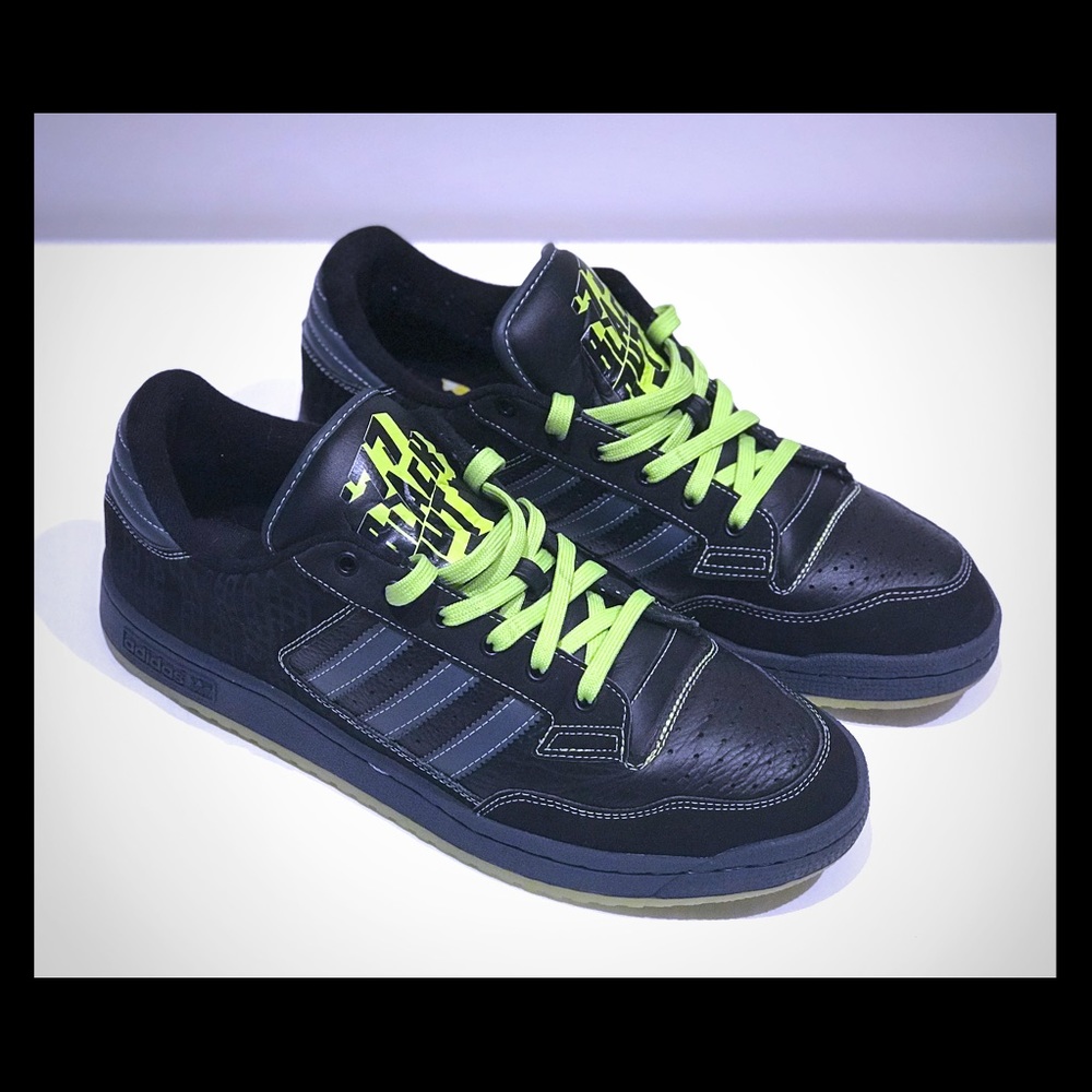 Adidas "77 Black Out"